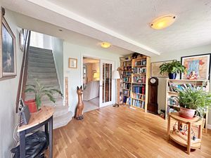 Sung- click for photo gallery